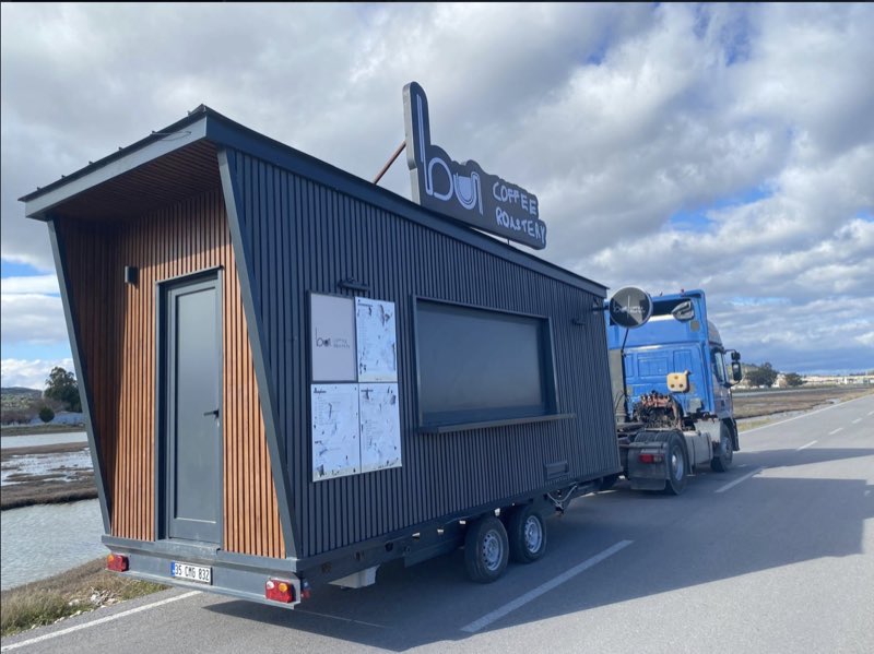 Kurtuluş Vinç ile mobil kafe yapısı taşıma